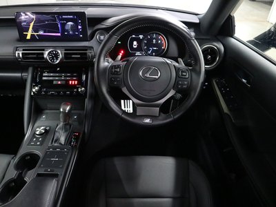 2021 Lexus IS — миниатюра 14