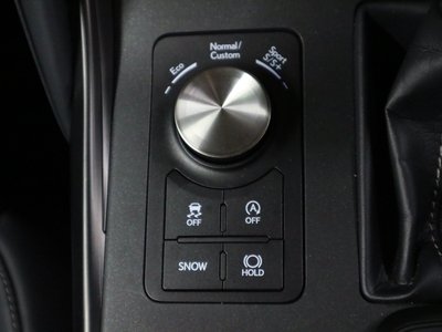2021 Lexus IS — миниатюра 33