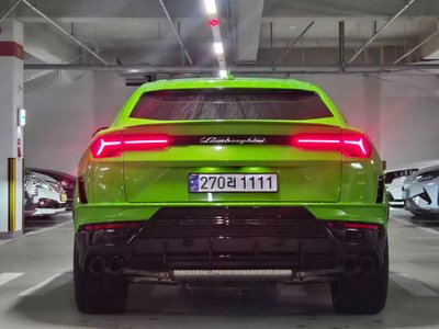 LAMBORGHINI URUS - 7