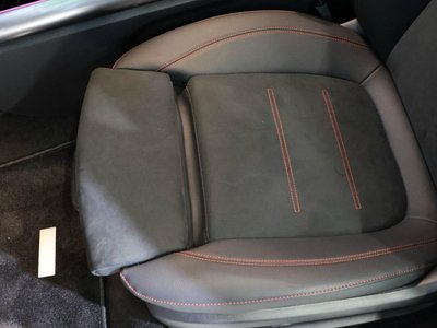 MERCEDES-BENZ EQA - 10