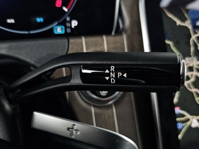 MERCEDES-BENZ E-CLASS - 9