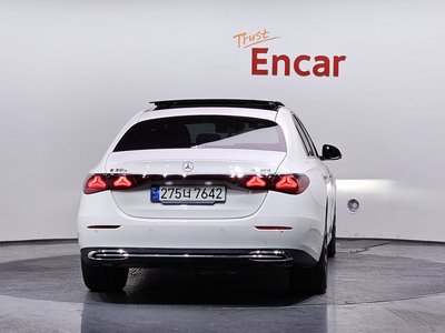 MERCEDES-BENZ E-CLASS - 4