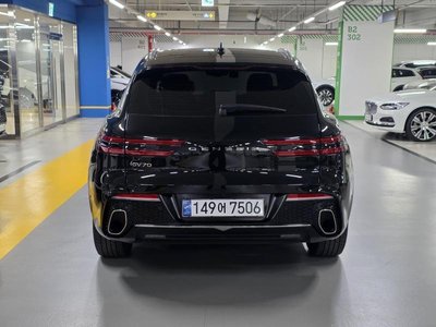 2023 Genesis GV70 photo 2