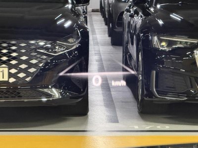 2023 Genesis GV70 photo 8