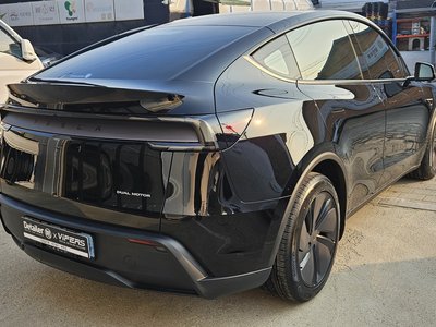 TESLA MODEL Y - 4