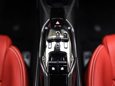 صورة مصغرة 17 لـ 2021 Ferrari SF90 STRADALE