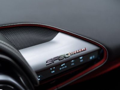 صورة مصغرة 12 لـ 2021 Ferrari SF90 STRADALE
