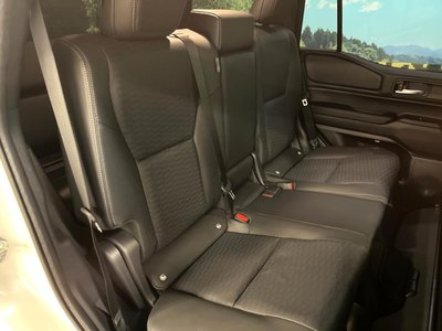 صورة 9 لـ 2025 Toyota LAND CRUISER 250