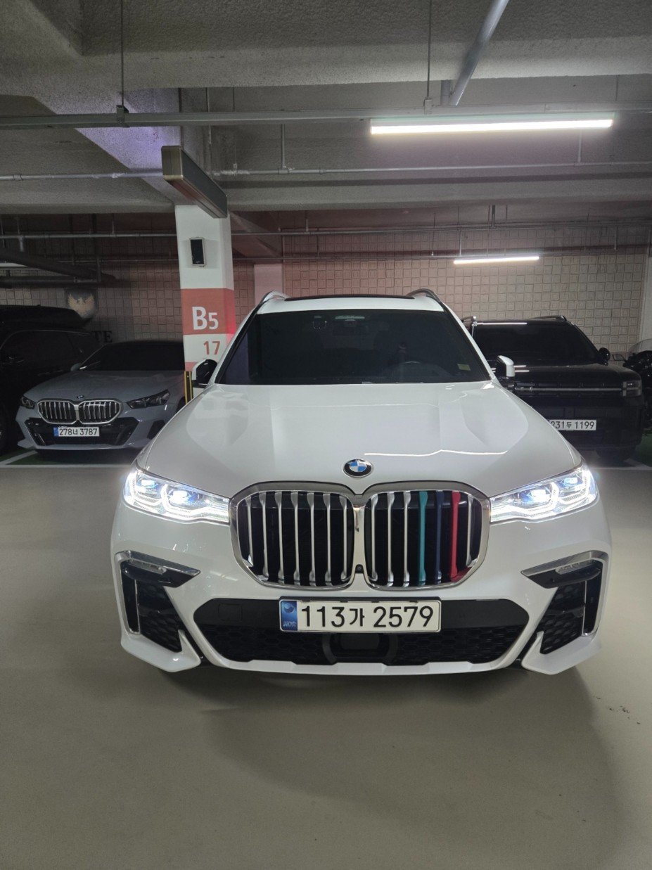 BMW X7 - View 1
