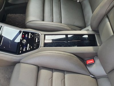 PORSCHE PANAMERA - 10