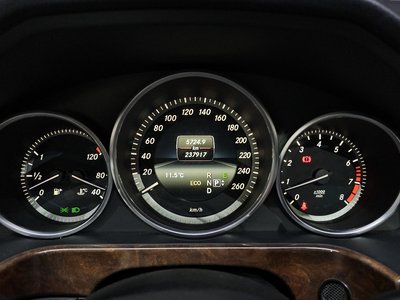 MERCEDES-BENZ E-CLASS - 8