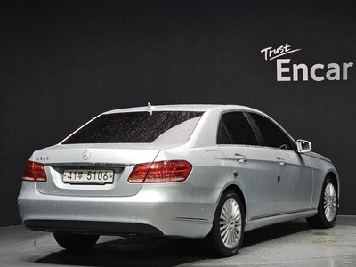 MERCEDES-BENZ E-CLASS - 3