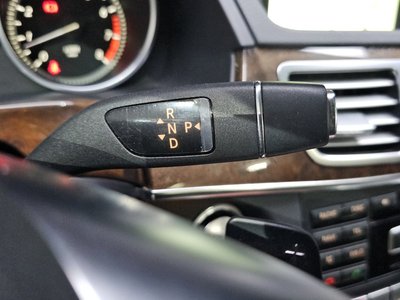 MERCEDES-BENZ E-CLASS - 9