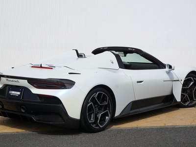 صورة مصغرة 16 لـ 2023 Maserati MC20 CIELO