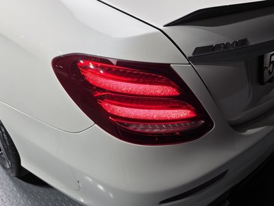 MERCEDES-BENZ E-CLASS - 10