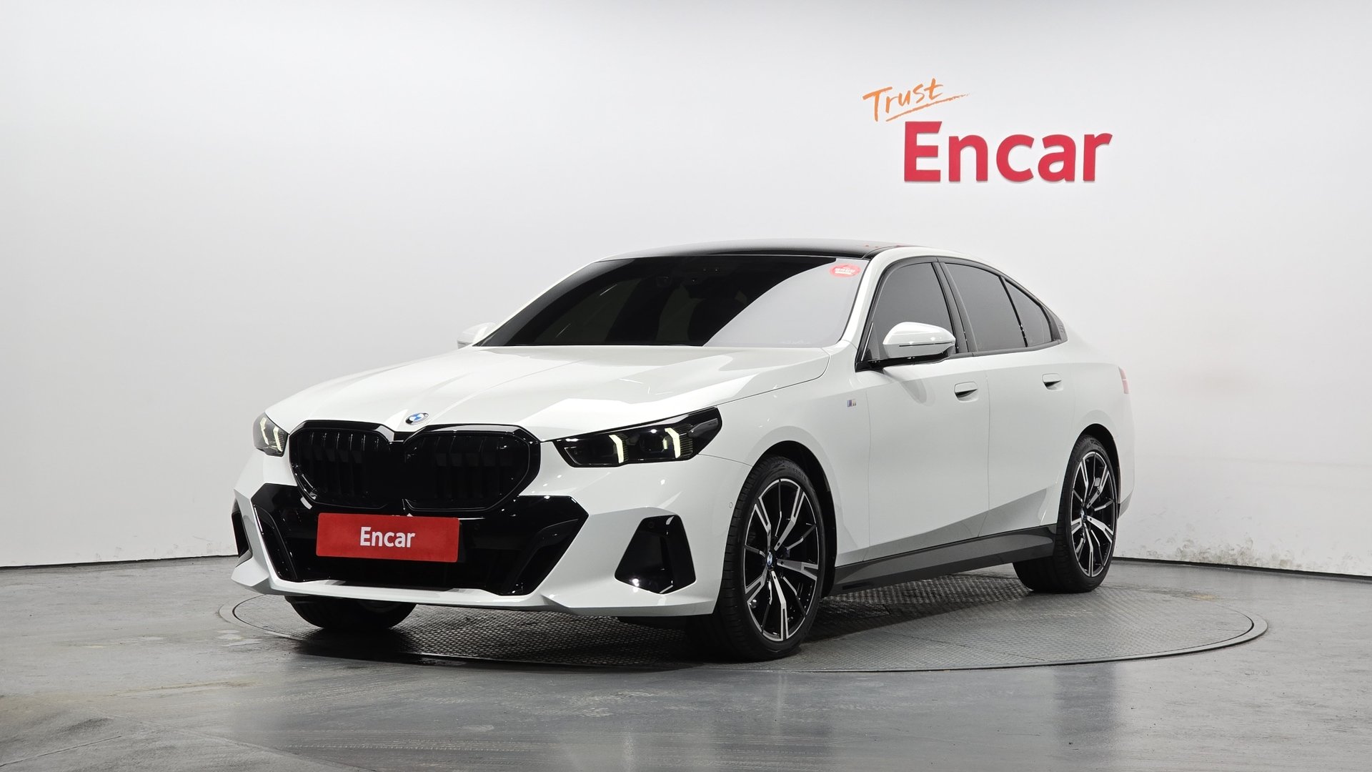 BMW 5 SERIES - View 1