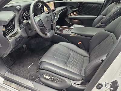 صورة 8 لـ 2022 Lexus LS