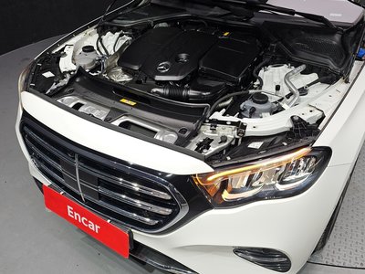 MERCEDES-BENZ E-CLASS - 7