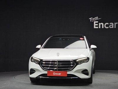 MERCEDES-BENZ E-CLASS - 2