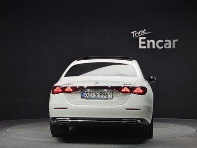 MERCEDES-BENZ E-CLASS - 3