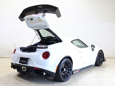 صورة 9 لـ 2015 ALFA Romeo 4C