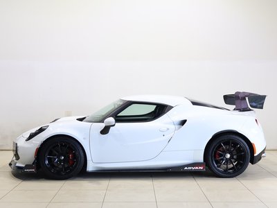 صورة 11 لـ 2015 ALFA Romeo 4C