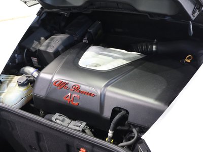صورة 10 لـ 2015 ALFA Romeo 4C