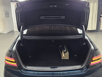 2021 Genesis G90 — миниатюра 23