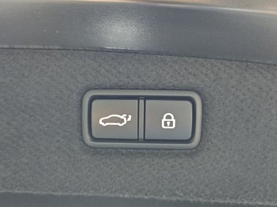 2021 Genesis G90 — миниатюра 22