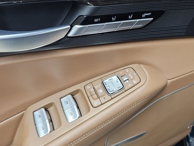 2021 Genesis G90 — миниатюра 26
