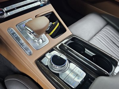 2021 Genesis G90 — миниатюра 12