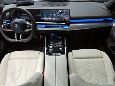 BMW I5 - 5