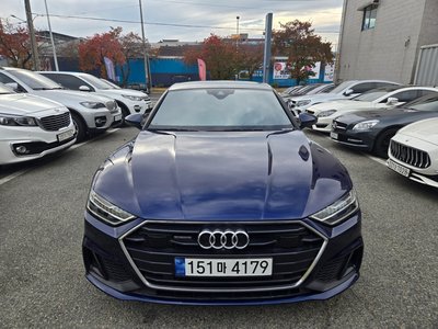 AUDI A7 (4K)