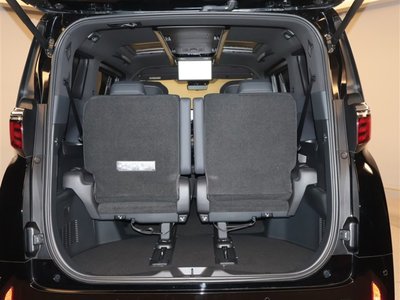 صورة 34 لـ 2025 Toyota ALPHARD