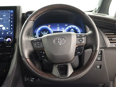 صورة 6 لـ 2025 Toyota ALPHARD