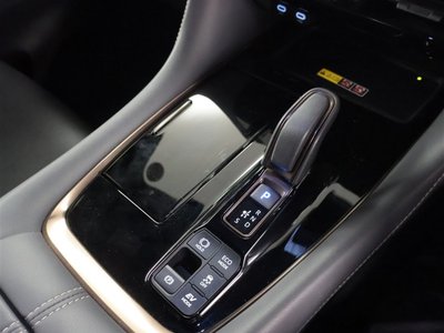 صورة 16 لـ 2025 Toyota ALPHARD
