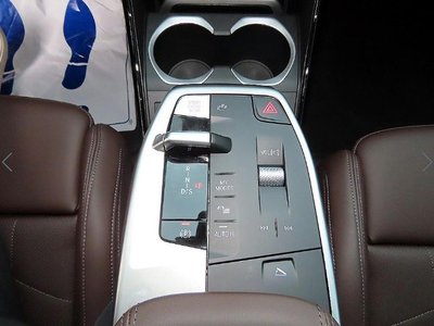 2025 BMW X1 — миниатюра 11