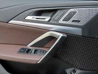2025 BMW X1 — миниатюра 12