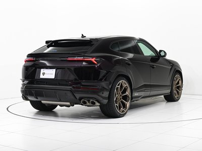 LAMBORGHINI URUS - 8