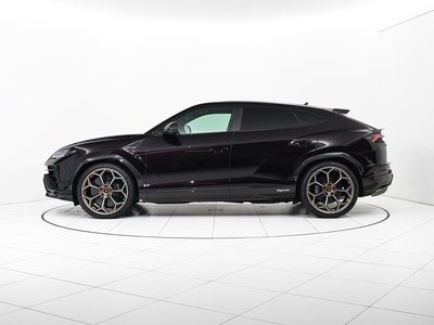 LAMBORGHINI URUS - 5