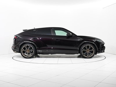 LAMBORGHINI URUS - 4