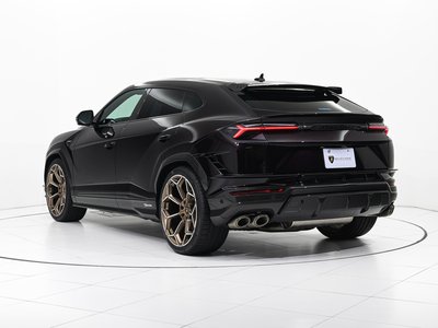 LAMBORGHINI URUS - 6