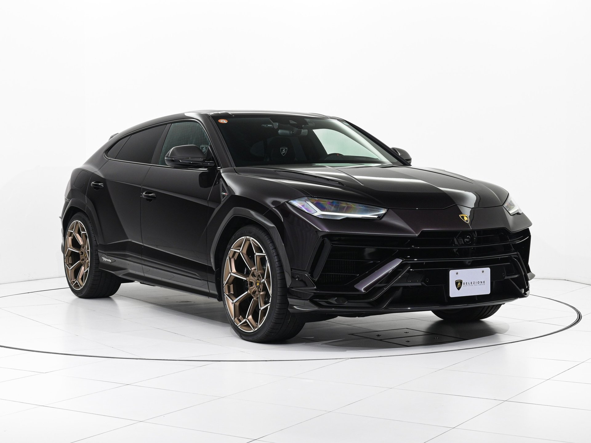 LAMBORGHINI URUS - View 1