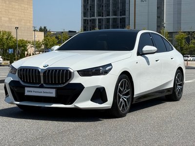 BMW 5 SERIES - 1