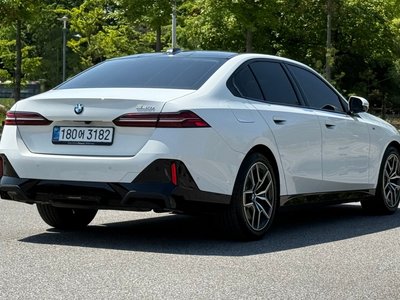 BMW 5 SERIES - 4
