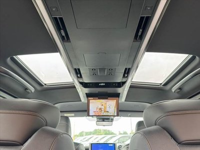 2026 Toyota ALPHARD photo 5
