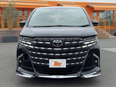 2026 Toyota ALPHARD photo 9