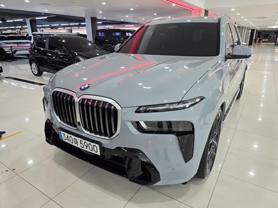 2025 BMW X7 — фото 1