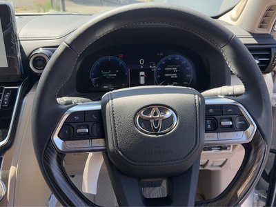 TOYOTA LAND CRUISER 300 - 5