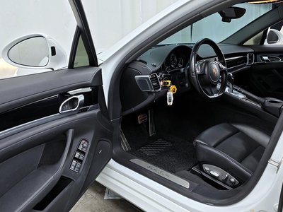 PORSCHE PANAMERA - 10
